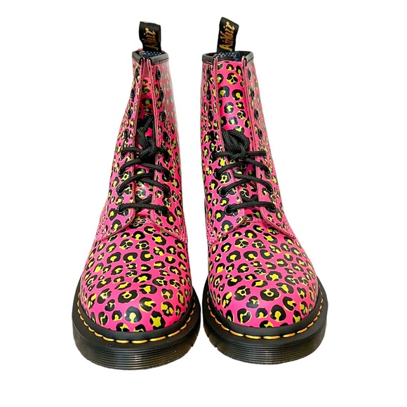 Dr. Martens 1460 Leopard Smooth Leather Lace Up Boots, size 7, New in Box - Picture 4 of 12